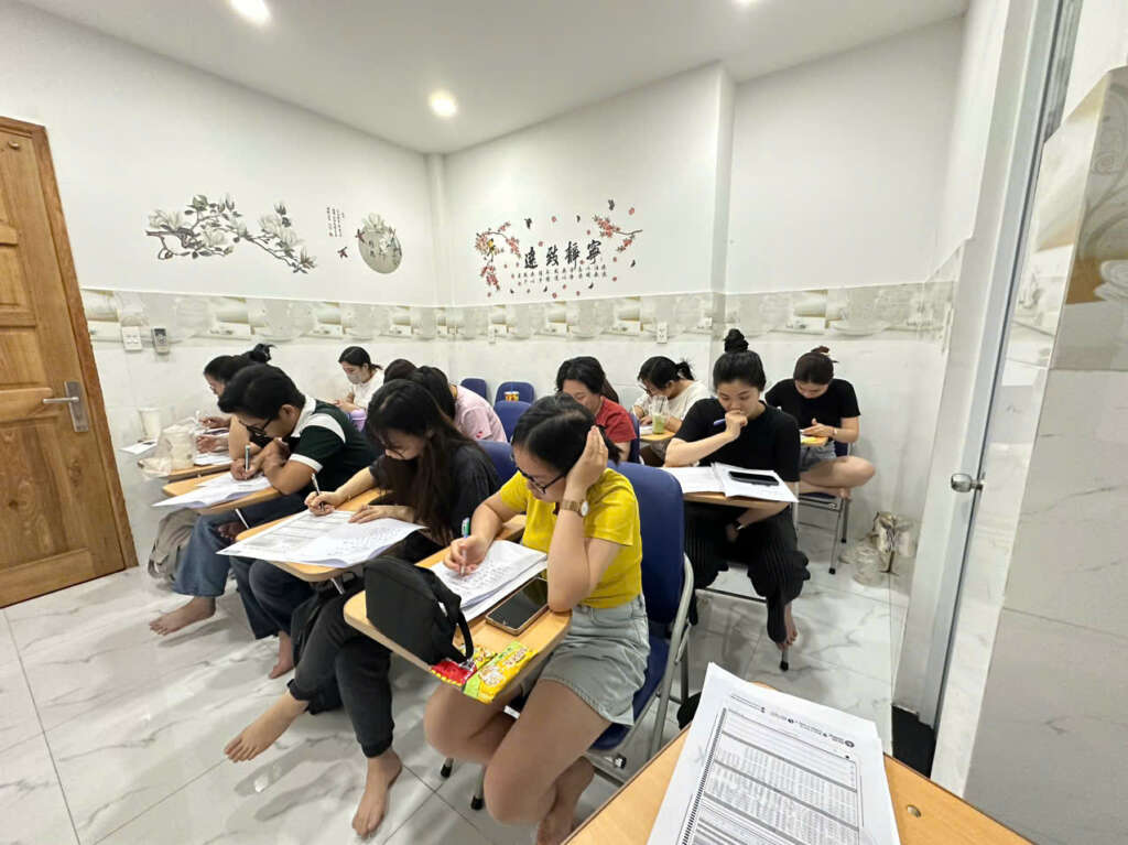 Lớp tối cho người đi làm