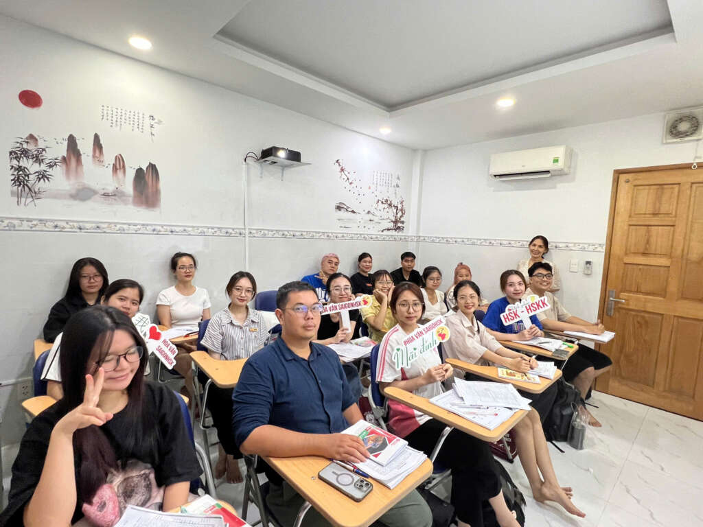 Lớp 10–15 học viên
